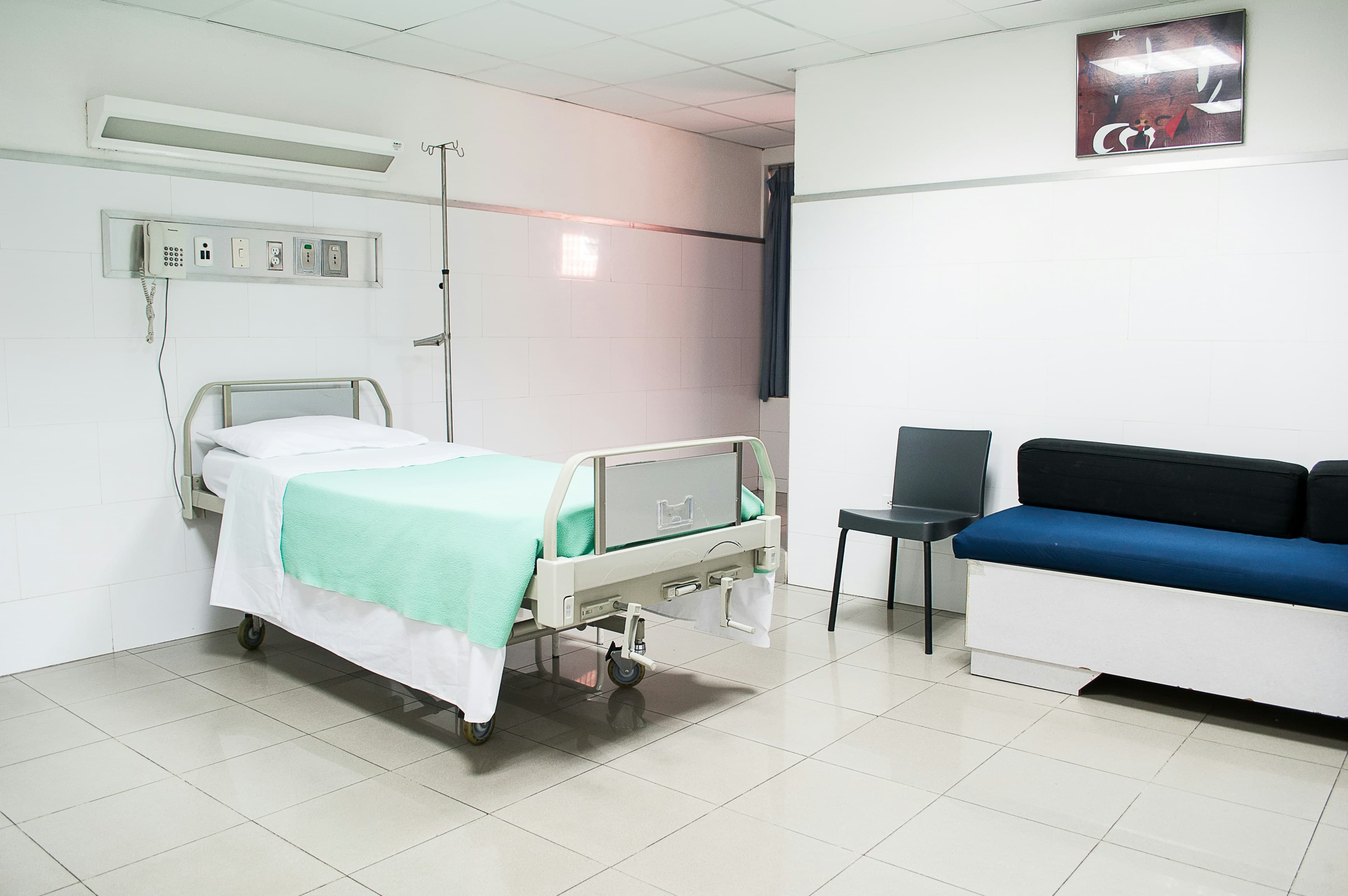 Consulta médica con Dr. José Carlos Díaz Kury, especialista en cirugía general